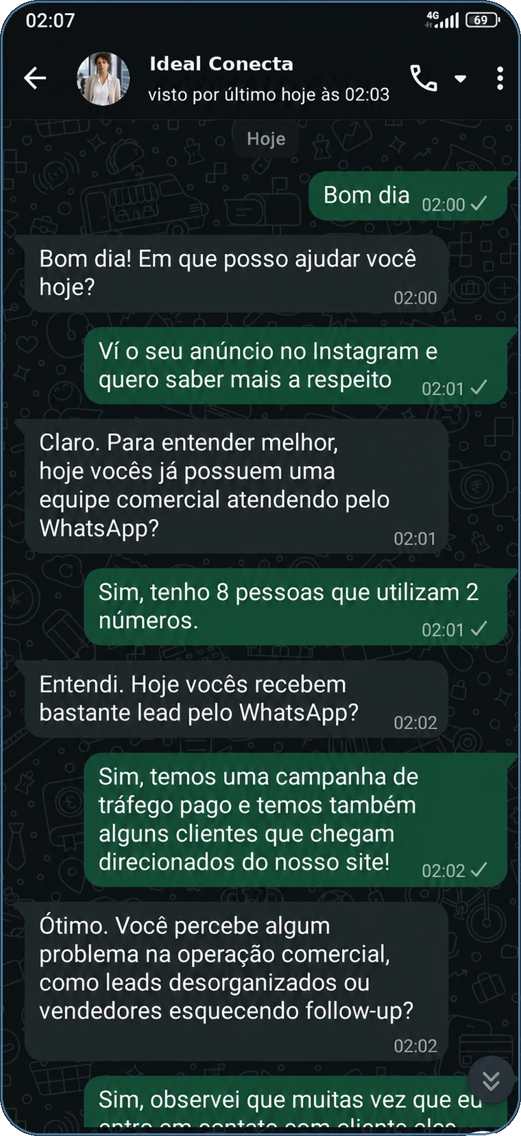 Conversa no WhatsApp da Ideal Conecta às duas da manhã: a IA responde em segundos e já pergunta quantas pessoas atendem e quantos números a empresa usa